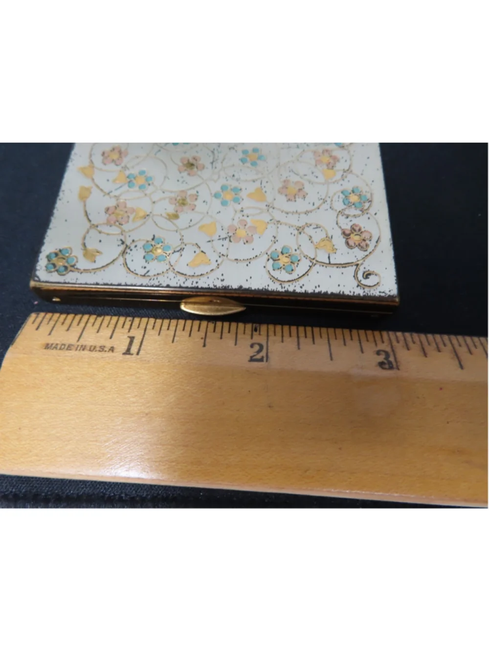 Beautiful Vintage Wadsworth Compact Mirror W Flowers Enameled Engraved 50s